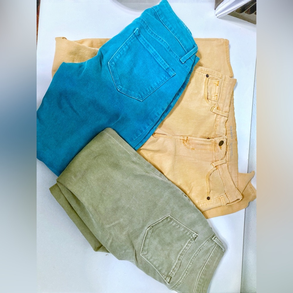 OLD NAVY BUNDLE 3 Pairs of Rockstar mid ride color jeans - Picture 3 of 4